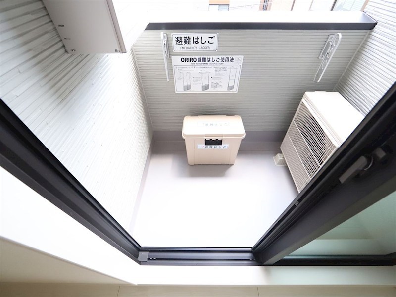 バルコニー　バルコニー　同仕様写真