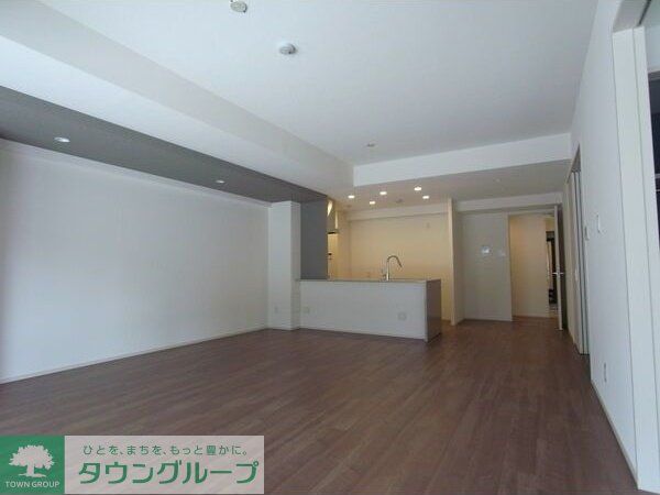 RESIDENCE KIKUZAKAの居間写真