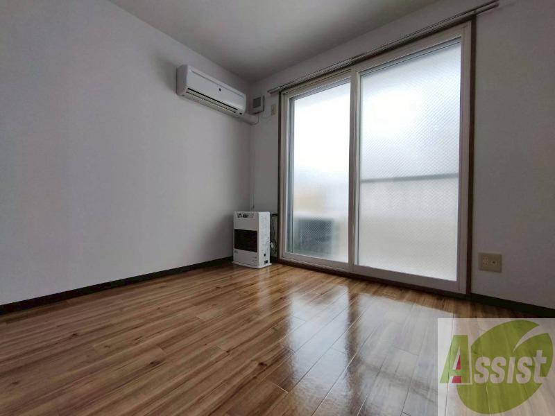 居室・リビング　広くてキレイなお部屋が広がっていて、充実した生活が送れそう。