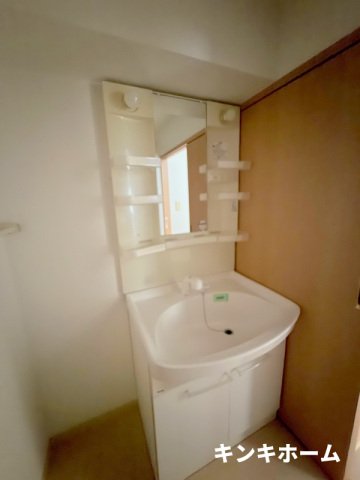 洗面設備　写真は別のお部屋です。※現況を優先します