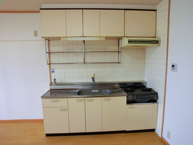 キッチン　※同間取りの別部屋です