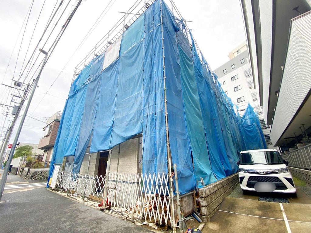 ロビー　駐車場