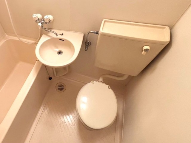 トイレ　※別号室の写真です※