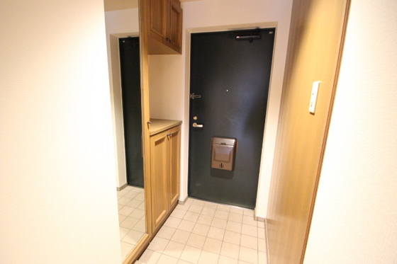 玄関　※別部屋の写真です