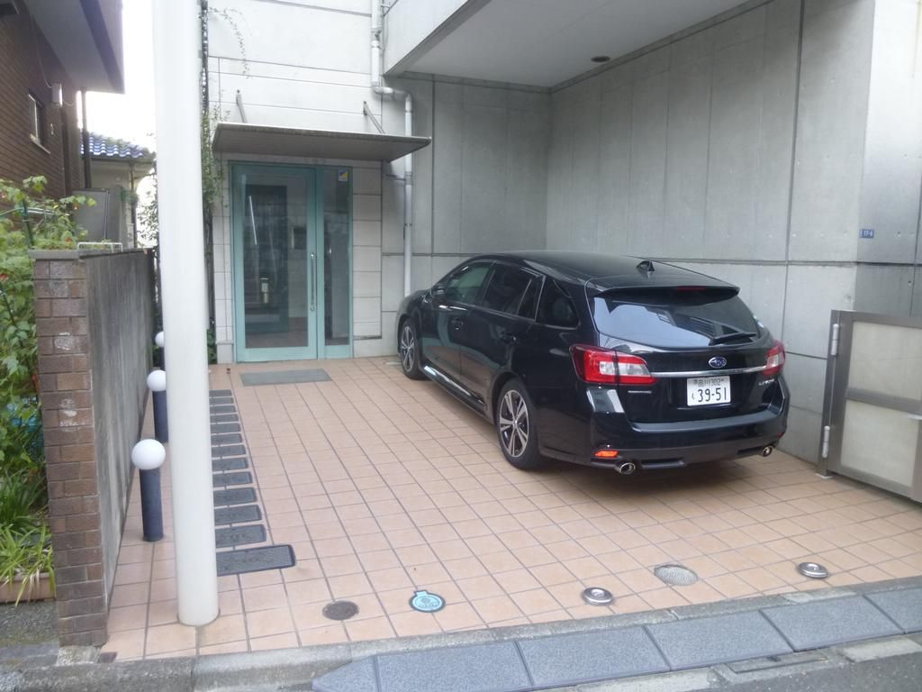 エントランス　建物の内部です