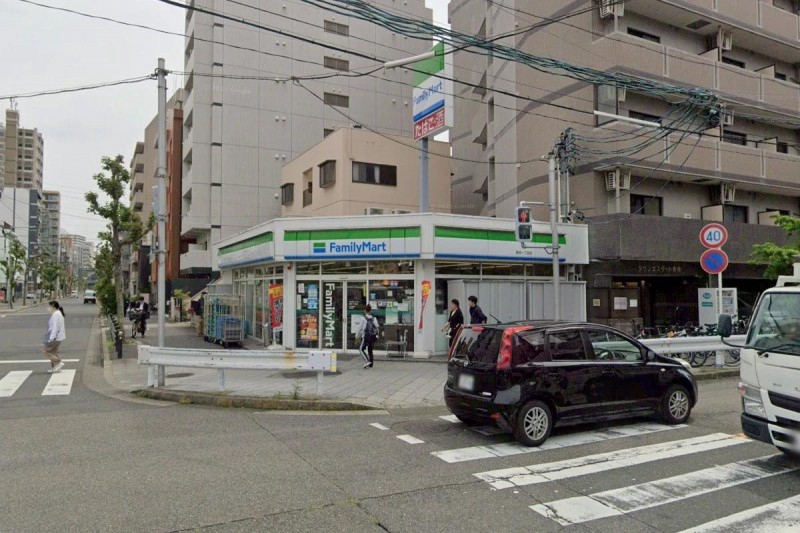 コンビニ　ファミリーマート 新栄一丁目店（コンビニ）まで254m