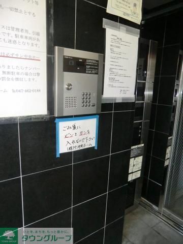 エントランス　オートロック付きのエントランス