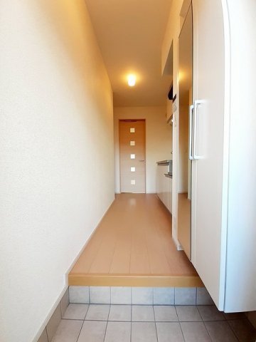 玄関　落ち着いた玄関です