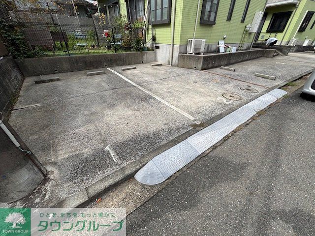 駐車場　駐車場