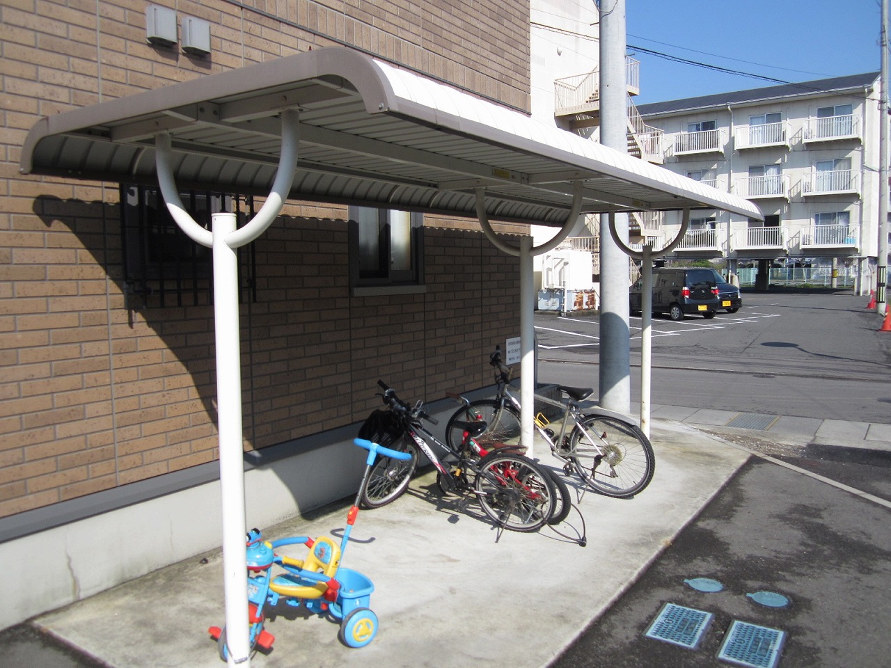 その他共有部分　屋根付き駐輪場