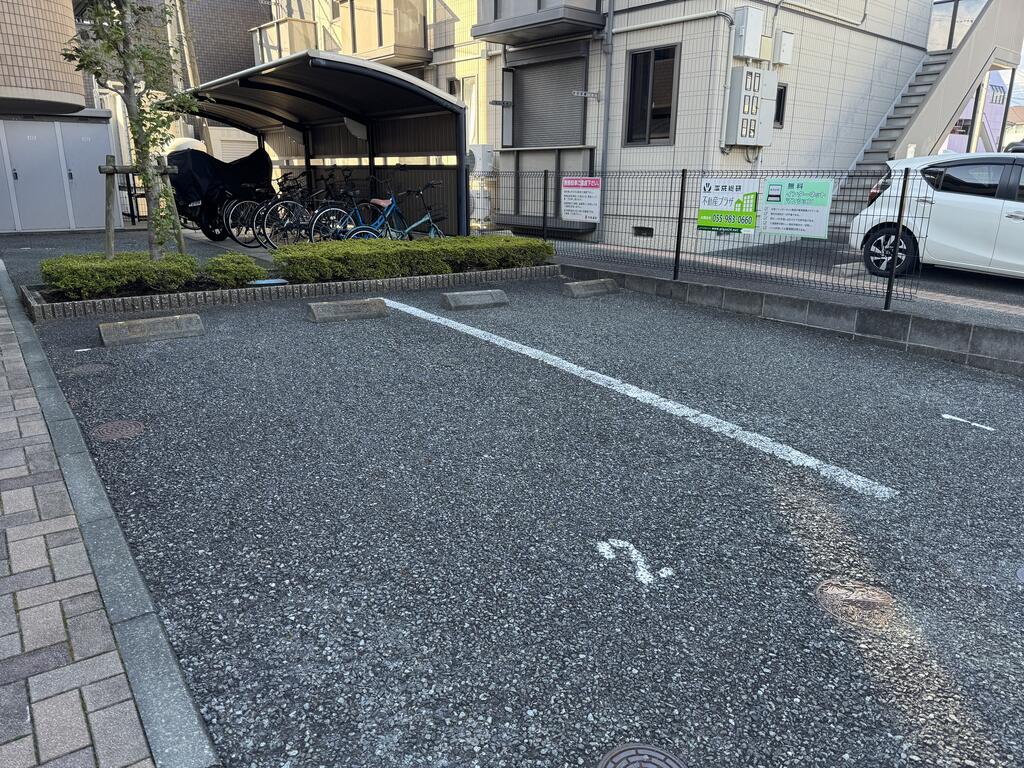 駐車場　駐車場