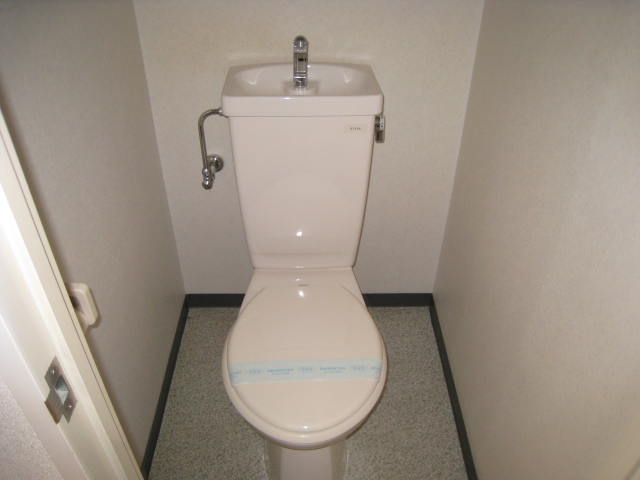 トイレ　※写真は別のお部屋のものです。現況を優先させて頂きます。