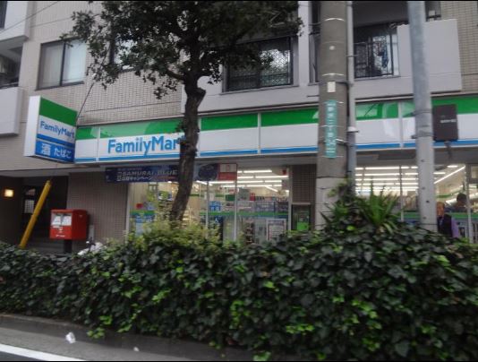 コンビニ　ファミリーマート上馬交差点前店（コンビニ）まで150m