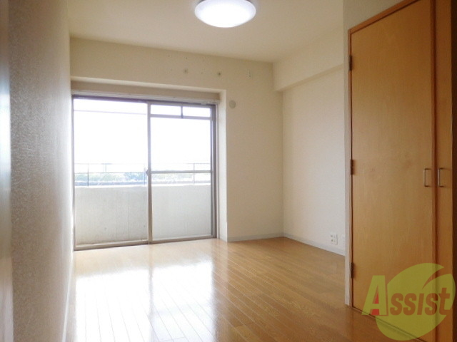 その他部屋・スペース　日差しも入り明るいお部屋ですよ！