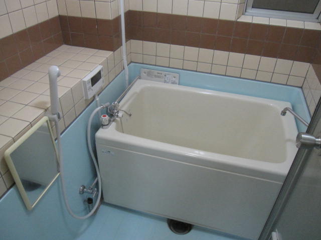 バス・シャワールーム　追い焚き可能ですので、ファミリーにオススメです。