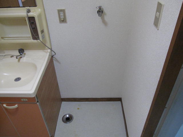 その他設備　洗濯機置き場は洗面所にあります。