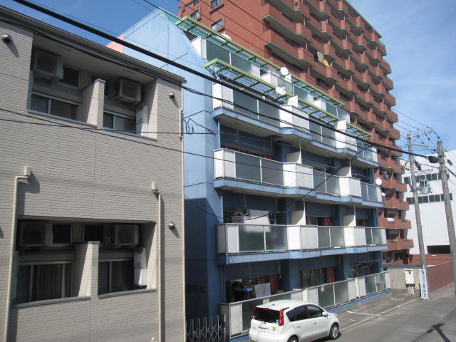 建物外観　日当たりのよい建物です。