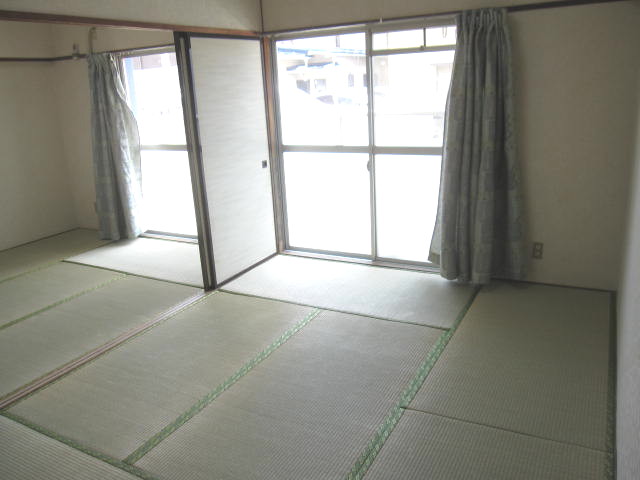 その他部屋・スペース　エアコンは東側の和室にあります。