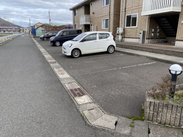 【グランモア和田　Ａの駐車場】