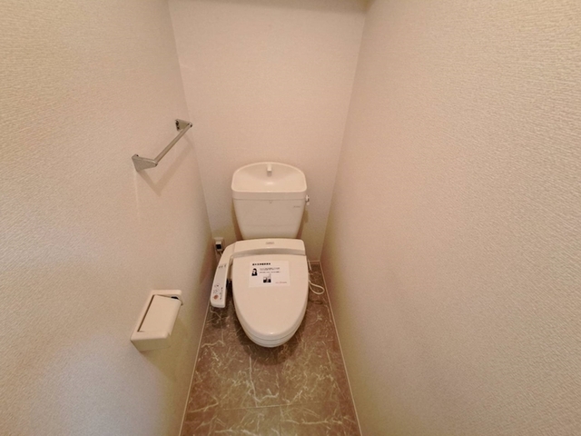 トイレ　温水洗浄便座付きトイレ