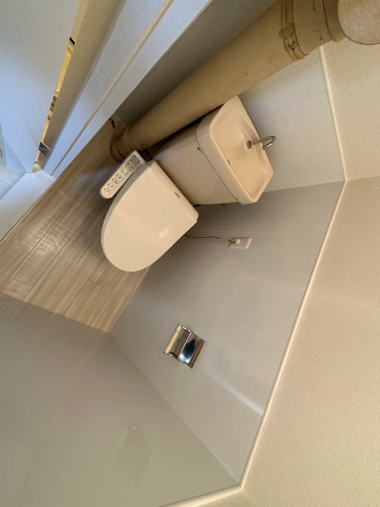 トイレ　温水洗浄便座付き