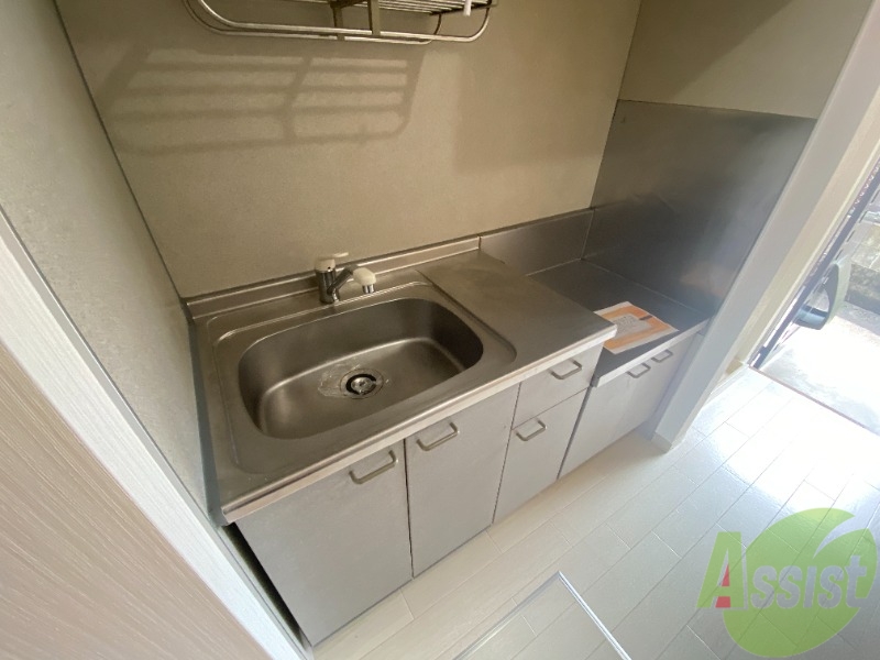 キッチン　キッチンはガスコンロを設置して使用してください。