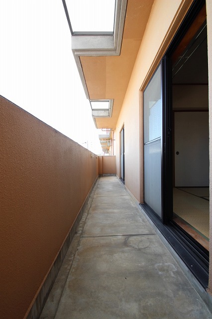 バルコニー　同物件別室