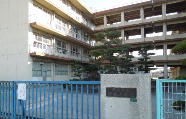 小学校　福山市立新涯小学校（小学校）まで1800m