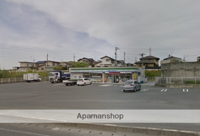 コンビニ　ファミリーマート（コンビニ）まで458m