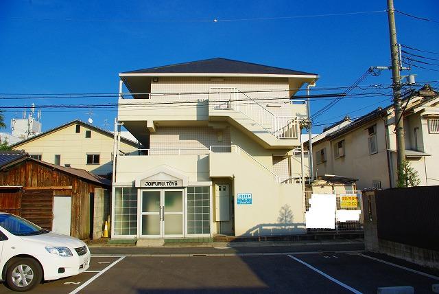 奈良市高天市町のマンションの建物外観