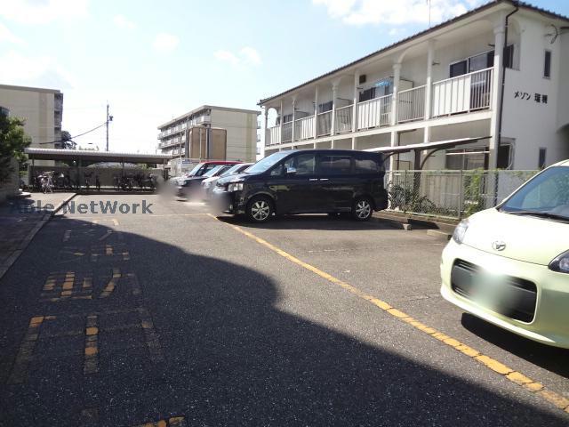 駐車場　駐車場