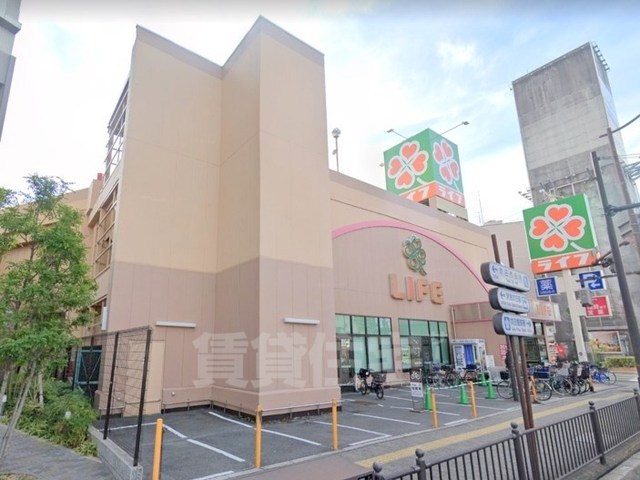 【吹田市泉町のマンションのスーパー】