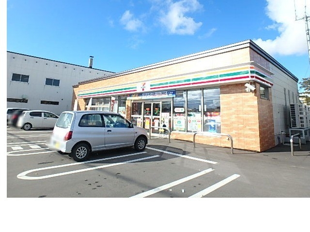 コンビニ　セブンイレブン旭川秋月2条店（コンビニ）まで1317m