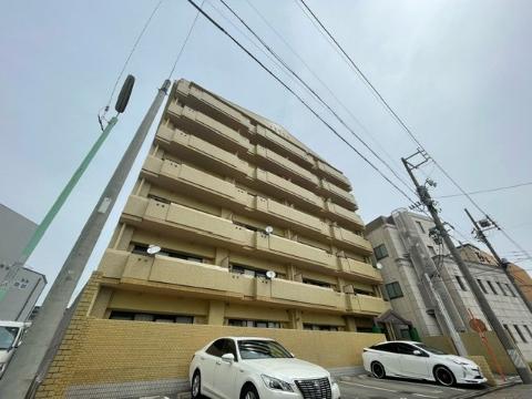 【名古屋市中区金山のマンションの建物外観】