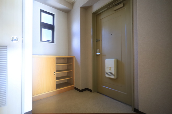 玄関　※別部屋の写真です
