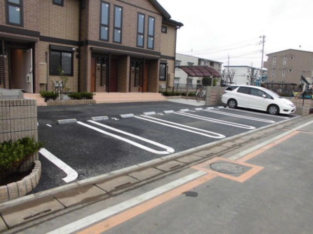 【ラークヒルズ(ふじみ野)の駐車場】