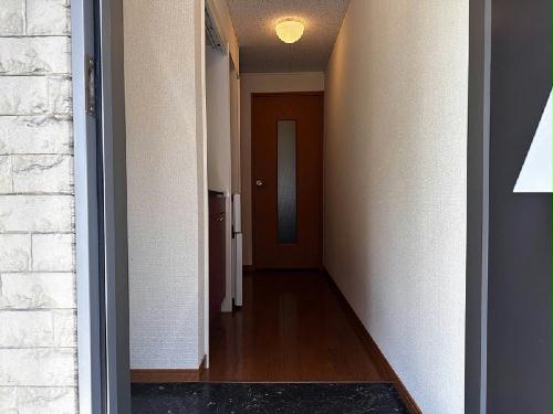 玄関　備品や設備仕様は号室等により異なります現地をご確認下さい。