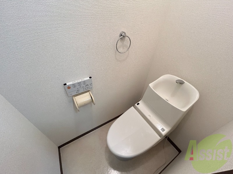 トイレ　トイレは嬉しい温水洗浄便座付となっております。