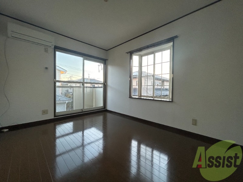 居室・リビング　こちら生活のメインとなる洋室になります。