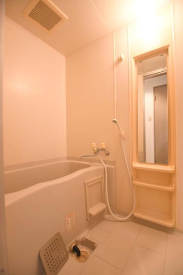 バス・シャワールーム　バストイレ別です★