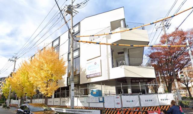 【芦屋市東山町のマンションのドラックストア】