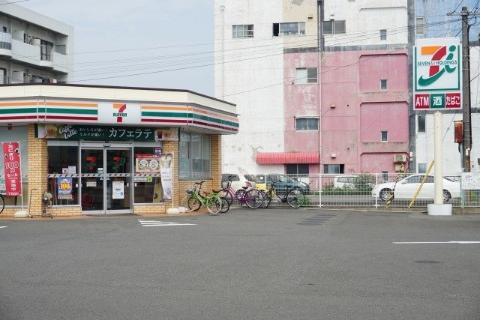 【徳島市鮎喰町のアパートのコンビニ】