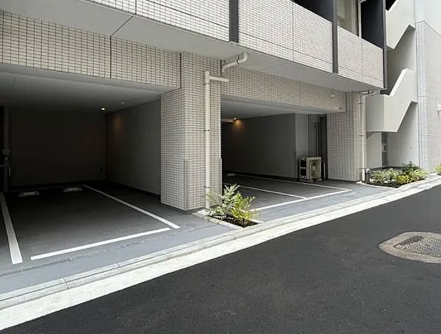 【中央区八丁堀のマンションの駐車場】