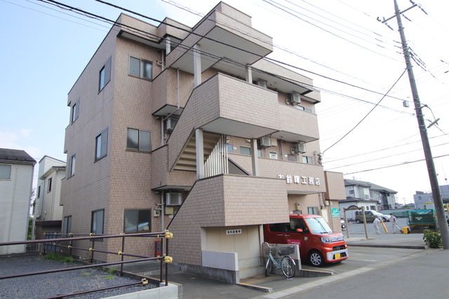 さいたま市見沼区春岡のマンションの建物外観