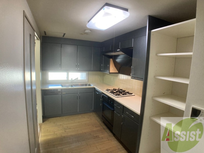 キッチン　キッチンはスペースも広々していて使いやすそうですよ！