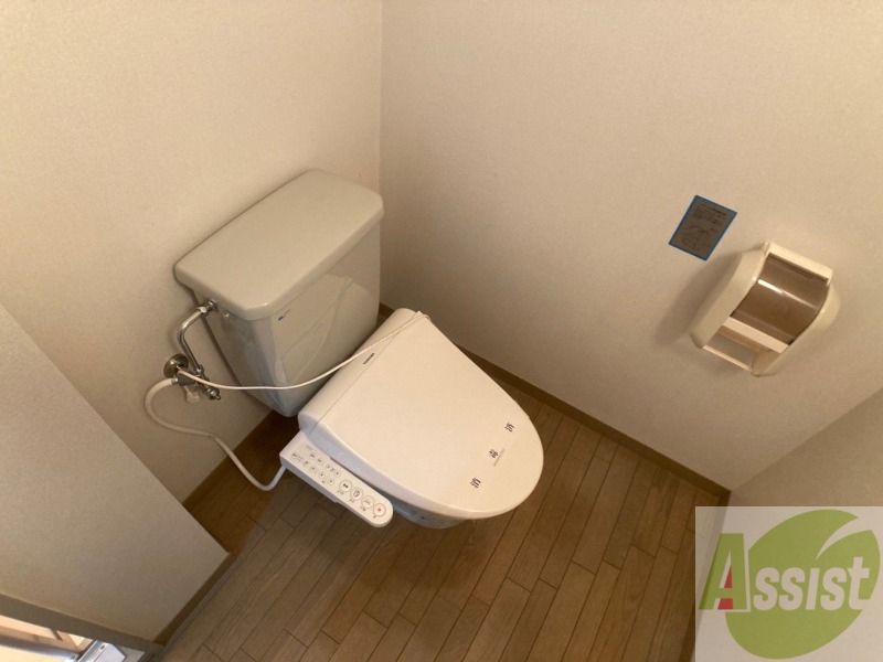トイレ　ウォシュレット機能がついたトイレ。安心して使用できますね。