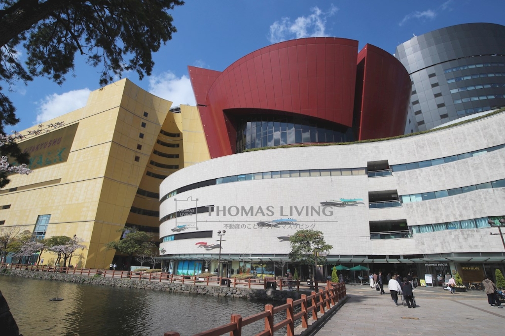 ショッピングセンター　リバーウォーク北九州（ショッピングセンター）まで718m