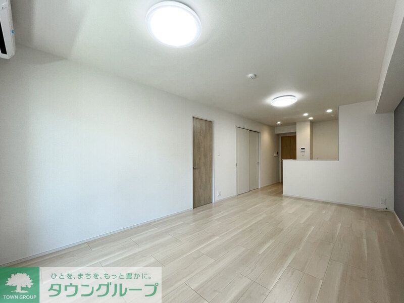 居室・リビング　駐車場