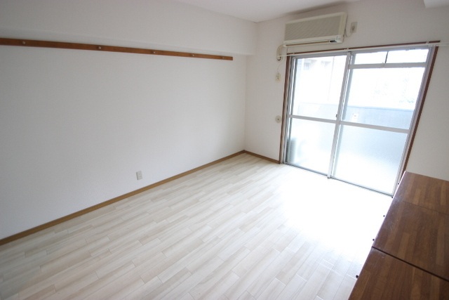 居室・リビング　別号室の写真です