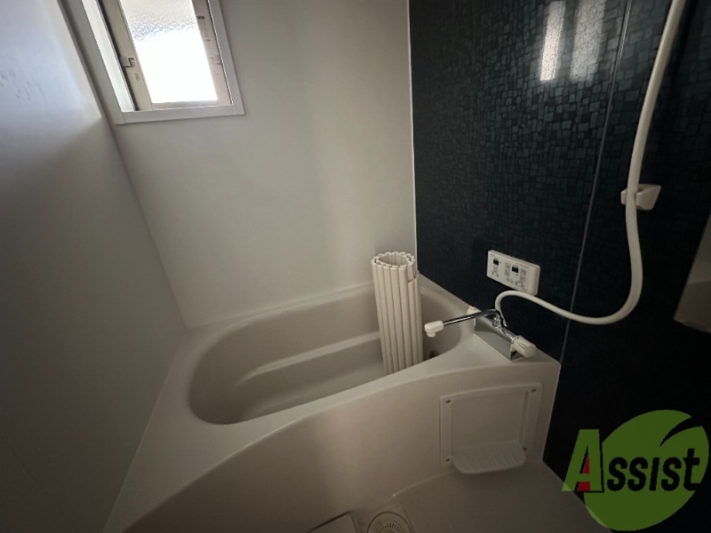 バス・シャワールーム　浴室は狭すぎず、シャワーも浴びやすそうです。